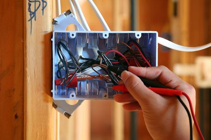 Những nguyên tắc an toàn khi tiến hành sửa chữa điện dân dụng Những nguyên tắc an toàn khi tiến hành sửa chữa điện dân dụng
