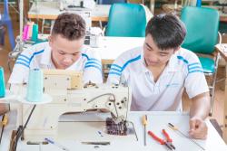ĐƯỜNG MAY TRẦN ĐÈ DẢI CHỈ 2 KIM  PHƯƠNG PHÁP HIỆU CHỈNH 