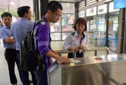 Buýt Nhanh BRT Hà Nội Bắt Đầu Sử Dụng Vé Điện Tử Thông Minh